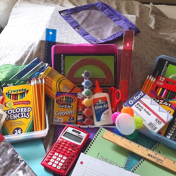 *HUGE LOT OF 3* BACK 2 SCHOOL SUPPLIES & ESSENTIALS💚🩷💙LOT OF 3 - Picture 1 of 17